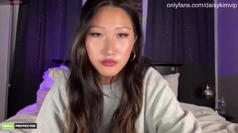 Daisy Kim online show from March 12, 2025, 2:52 am