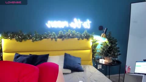 Snapshot of daisymellifluous chatting on January 6, 2026, 1:31 am daisymellifluous online show from January 6, 2026, 1:31 am