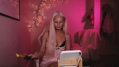 Snapshot of daisyy888 chatting on February 15, 2026, 1:24 am daisy online show from February 15, 2026, 1:24 am