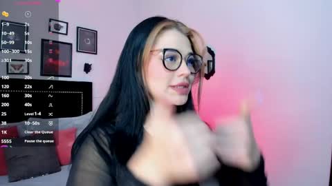 Snapshot of dakhota_rouge chatting on May 8, 2026, 6:19 am Dakhota online show from May 8, 2026, 6:19 am