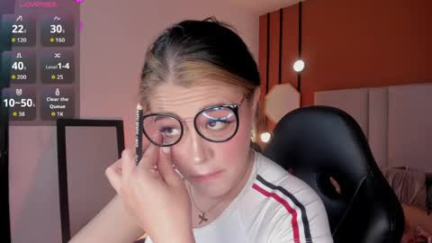 Snapshot of dakhota_rouge chatting on May 16, 2026, 5:04 am Dakhota online show from May 16, 2026, 5:04 am