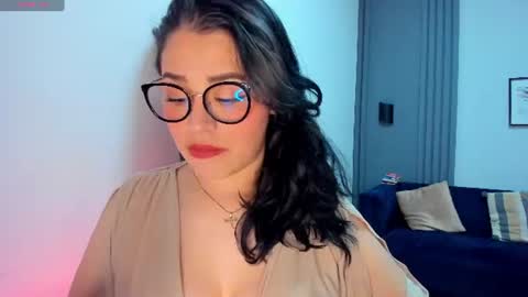 Snapshot of dakhota_rouge chatting on July 22, 2026, 4:37 am Dakhota online show from July 22, 2026, 4:37 am
