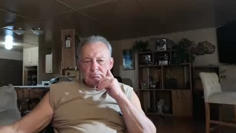 Snapshot of dakit2 chatting on September 13, 2025, 8:41 pm dakit online show from September 13, 2025, 8:41 pm