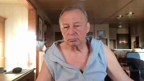 Snapshot of dakit2 chatting on October 25, 2025, 2:56 pm dakit online show from October 25, 2025, 2:56 pm