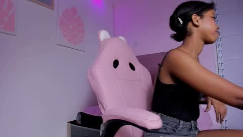 Snapshot of dakota_evans18 chatting on October 8, 2025, 12:41 am DAKOTA online show from October 8, 2025, 12:41 am