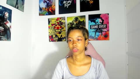 Snapshot of dakota_evans18 chatting on October 19, 2025, 4:57 am DAKOTA online show from October 19, 2025, 4:57 am