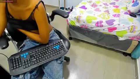 Snapshot of dakota_evans18 chatting on October 28, 2025, 4:16 am DAKOTA online show from October 28, 2025, 4:16 am