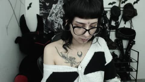 dakota online show from April 25, 2026, 3:53 am