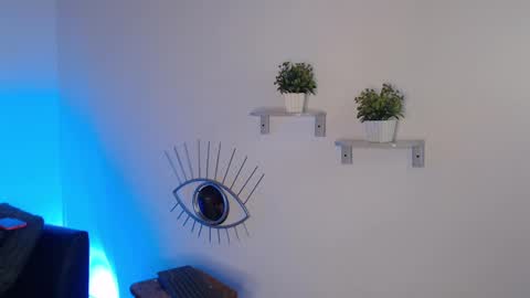    online show from October 9, 2025, 7:01 pm