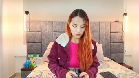 Dakota-Megan online show from December 3, 2025, 12:58 pm