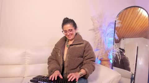 Dakota online show from February 18, 2025, 2:16 pm