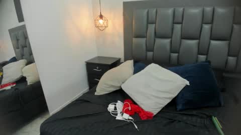 Dakota  online show from November 4, 2025, 12:15 pm