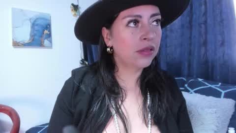 Dakotaagray online show from November 20, 2025, 11:32 am