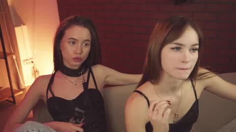 dakotaajohnnson online show from February 13, 2025, 3:35 pm