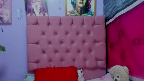 Mariana online show from October 23, 2025, 8:40 pm