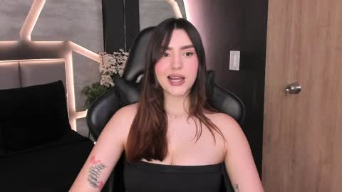 Dakota  online show from April 25, 2026, 8:39 pm