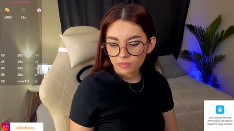 Snapshot of dakottaa__ chatting on December 21, 2024, 10:40 pm dakottaa__ online show from December 21, 2024, 10:40 pm