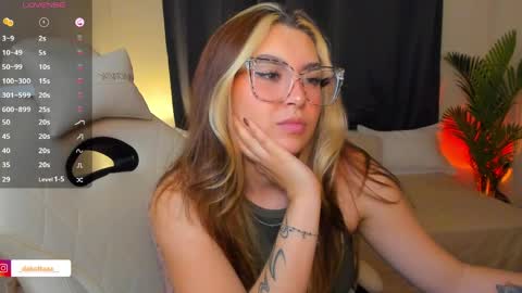 dakottaa__ online show from June 5, 2026, 12:39 am