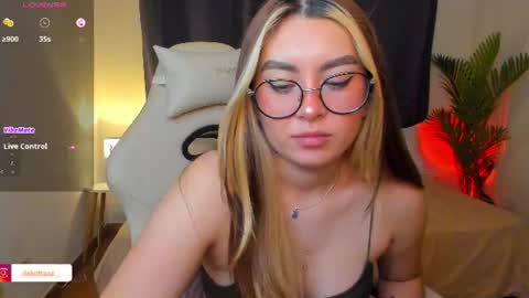 Snapshot of dakottaa__ chatting on July 2, 2026, 3:23 am dakottaa__ online show from July 2, 2026, 3:23 am