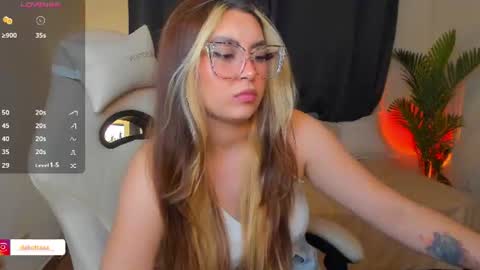 Snapshot of dakottaa__ chatting on July 10, 2026, 12:15 am dakottaa__ online show from July 10, 2026, 12:15 am