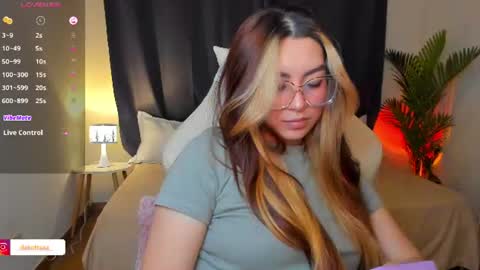 Snapshot of dakottaa__ chatting on July 31, 2026, 12:10 am dakottaa__ online show from July 31, 2026, 12:10 am