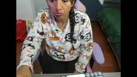 daleska_delicious1 online show from September 19, 2025, 12:34 am