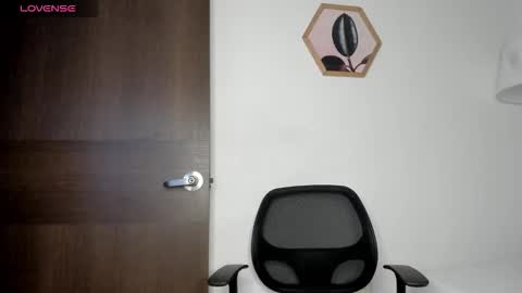 D A L H I L A online show from November 11, 2025, 11:05 pm