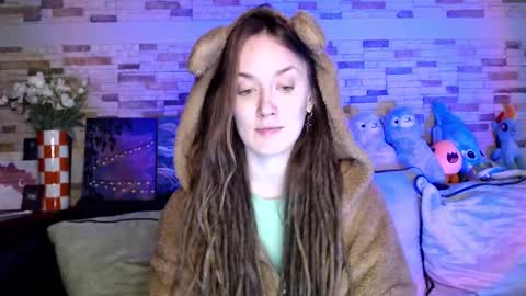 Dalia  online show from October 1, 2025, 9:37 am