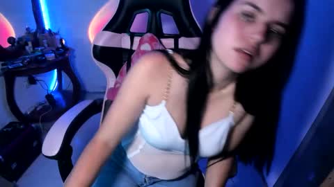 Dalia April online show from March 19, 2026, 6:45 pm