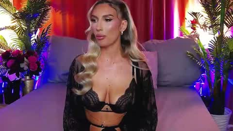 DalidaSelena online show from May 5, 2026, 2:47 pm