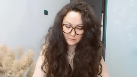 Snapshot of dalidayes chatting on June 1, 2026, 5:20 am Dali online show from June 1, 2026, 5:20 am