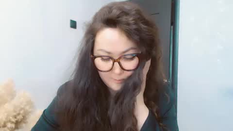 Snapshot of dalidayes chatting on June 7, 2026, 2:37 am Dali online show from June 7, 2026, 2:37 am