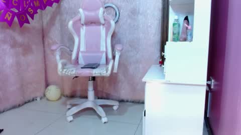 Snapshot of daliila_queen chatting on July 14, 2026, 6:57 pm dalila online show from July 14, 2026, 6:57 pm