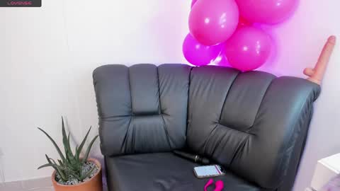 Dalila Lu online show from April 21, 2026, 3:50 pm