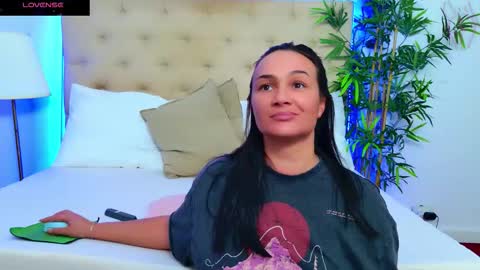 daliyaa_ online show from September 15, 2025, 12:05 pm