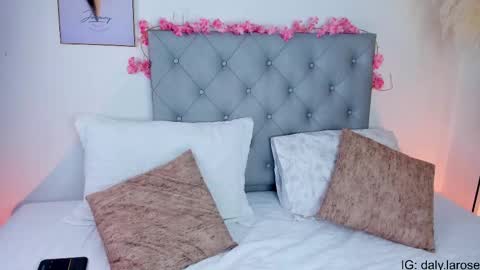 Dalyla online show from October 3, 2025, 1:08 pm