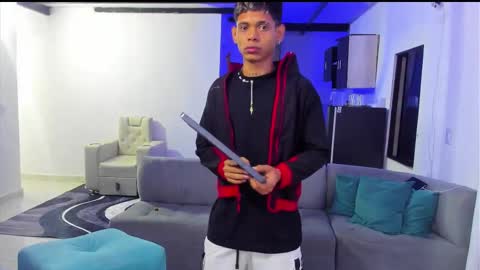 damar_felipe online show from February 12, 2025, 10:35 am