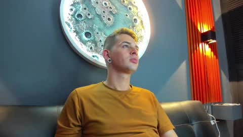 Damian Oliver online show from December 9, 2024, 3:29 am