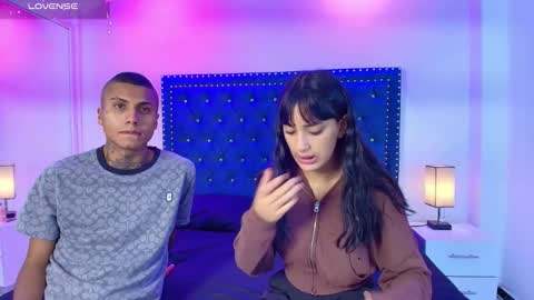 Snapshot of damian_and_roxanne chatting on March 25, 2026, 12:44 pm DAMIAN AND ROXANNE. online show from March 25, 2026, 12:44 pm