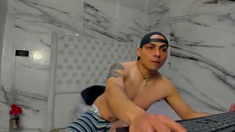 Snapshot of damian_and_tiana chatting on March 4, 2025, 3:22 am damian_and_tiana online show from March 4, 2025, 3:22 am