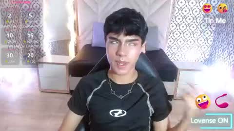 Snapshot of damian_tay1 chatting on June 21, 2026, 11:46 am damian_tay1 online show from June 21, 2026, 11:46 am