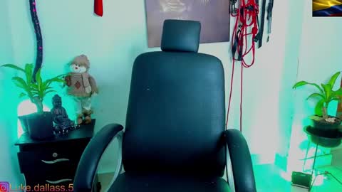 Snapshot of damian_torner chatting on January 15, 2025, 9:24 am Damian torner online show from January 15, 2025, 9:24 am