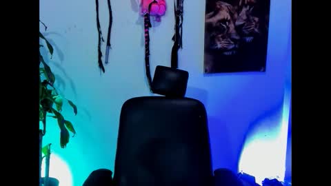 Snapshot of damian_torner chatting on September 17, 2025, 7:21 am Damian torner online show from September 17, 2025, 7:21 am