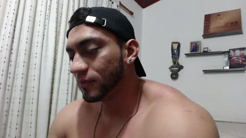 Snapshot of damiannstonexxx chatting on April 19, 2026, 9:06 pm Danny online show from April 19, 2026, 9:06 pm