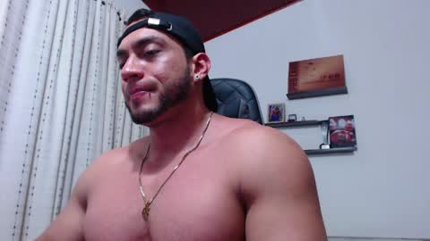 Snapshot of damiannstonexxx chatting on May 1, 2026, 4:17 am Danny online show from May 1, 2026, 4:17 am