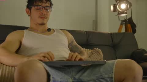 insta damn8   --------  online show from October 17, 2025, 10:23 pm