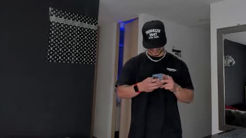 INSTAGRAM  DAMMIANMILLEROFICIAL online show from January 5, 2026, 5:27 pm