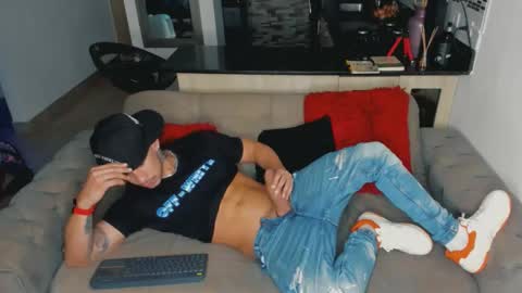 INSTAGRAM  DAMMIANMILLEROFICIAL online show from January 18, 2026, 6:39 am