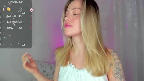 Snapshot of damn_cutie chatting on February 19, 2025, 9:25 pm Tiana online show from February 19, 2025, 9:25 pm