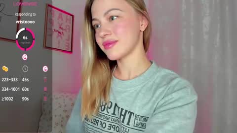 Snapshot of damn_cutie chatting on March 12, 2025, 8:20 pm Tiana online show from March 12, 2025, 8:20 pm